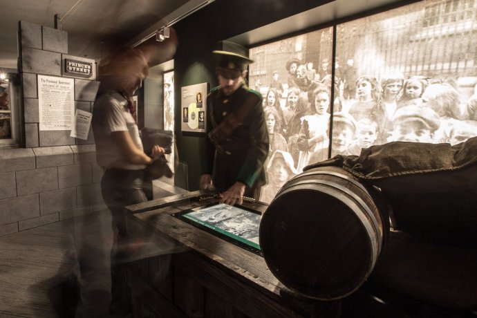 Modern technology, like touchscreens and audio-visual-booths let 1916 come to life at the GPO