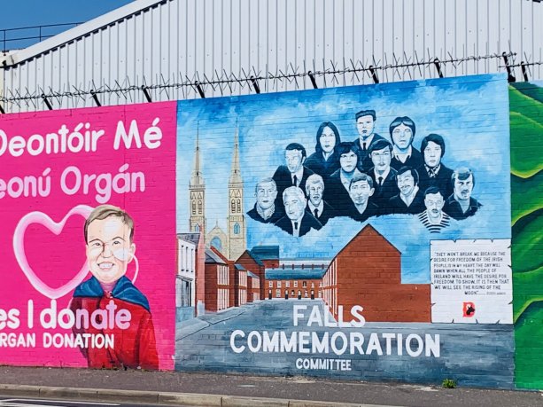 Bilingual Murals in Belfast. Organ Donation and Falls Road Commemoration 
