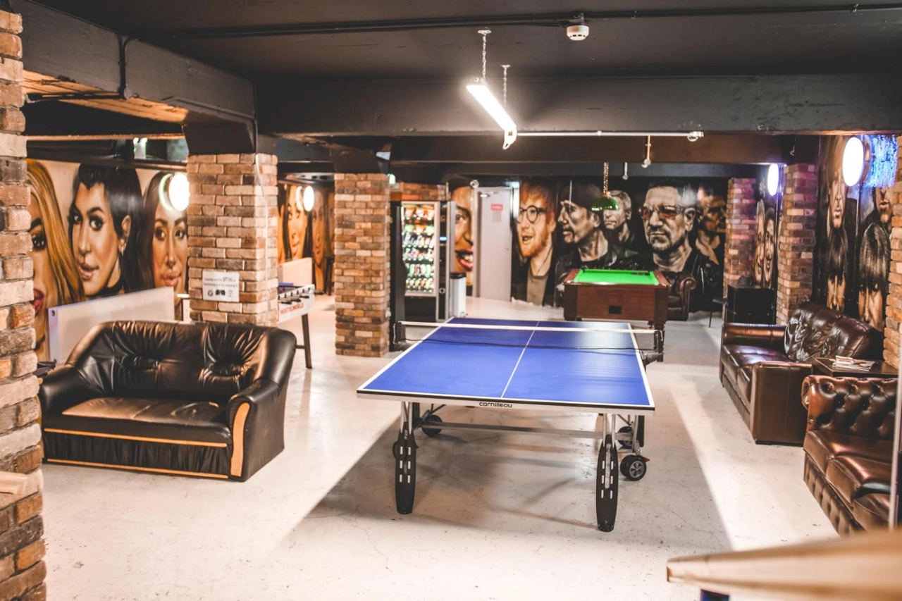 Games Room with Billiard and Table Tennis Facilities in Hostel