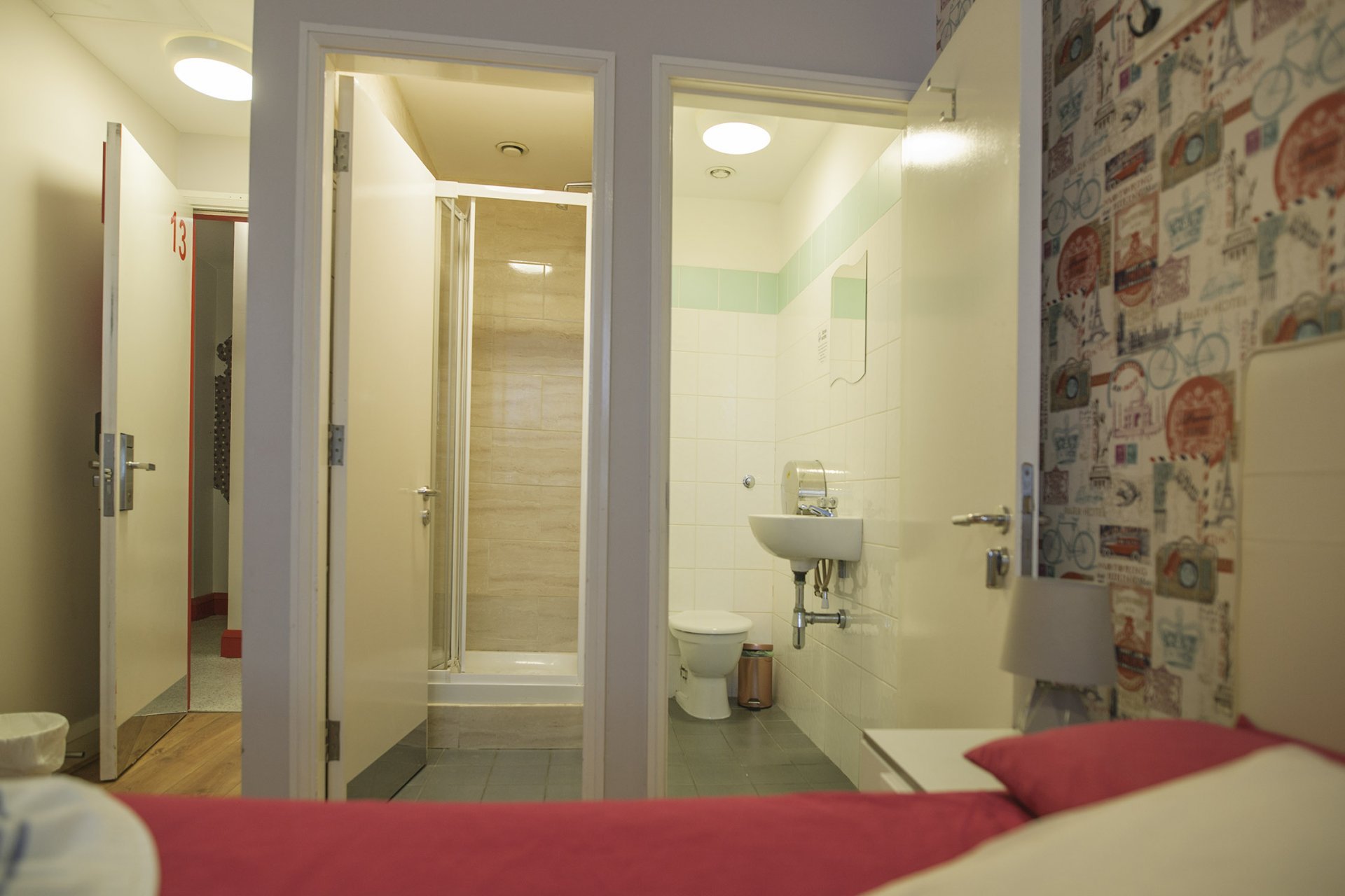 Ready for Tourists Room with Ensuite Bathroom and Toilet in Hostel 