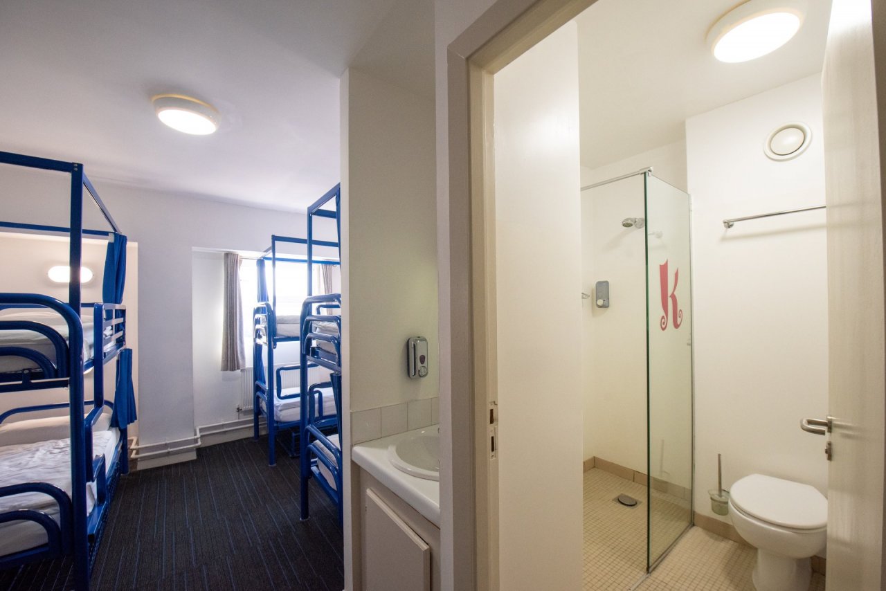 Ensuite Facilities in a 6 Bed Hostel Dorm for Groups