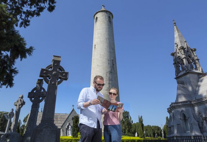 Visitors reading the guide at the iconic O'Connell Tower